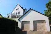 M 2253_Haus_Ennepetal_Ansicht m. Garage_Rahn Immobilien - Viel Raum für Ihren Wohntraum: Sehr großzügiges 1-2 FH in Ennepetal-Voerde mit großem Grundstück!