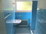 Freistehendes 1-2 Familienhaus mit Garten und Weitblick in bester Lage von Gevelsberg - Badezimmer 1 mit Dusche, Waschbecken und WC (OG)