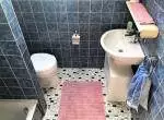 Badezimmer OG - Renovierungsbedürftige Doppelhaushälfte mit Garten und Doppelgarage