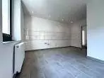 Küche Whg. 5 3. OG - Sofort einziehen oder vermieten! Frisch renovierte 2-Zimmer ETW mit Weitblick, Balkon und Stellplatz