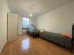 Schlafzimmer 2 - TOP renovierte gut aufgeteilte 4-Zimmer-Wohnung mit zwei Balkonen!