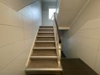 M2392_3-Zi-WE_Schickes Treppenhaus_Sprockhövel_Rahn Immobilien - Einziehen und sich wohlfühlen: Toll geschnittene, modernisierte 3-Zimmer-Wohnung in Sprockhövel