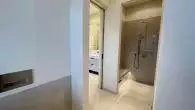 Badezimmer mit Dusche und WC - Exklusive Obergeschosswohnung mit Tiefgarage und Personenaufzug im Stadtgartenviertel Hagen