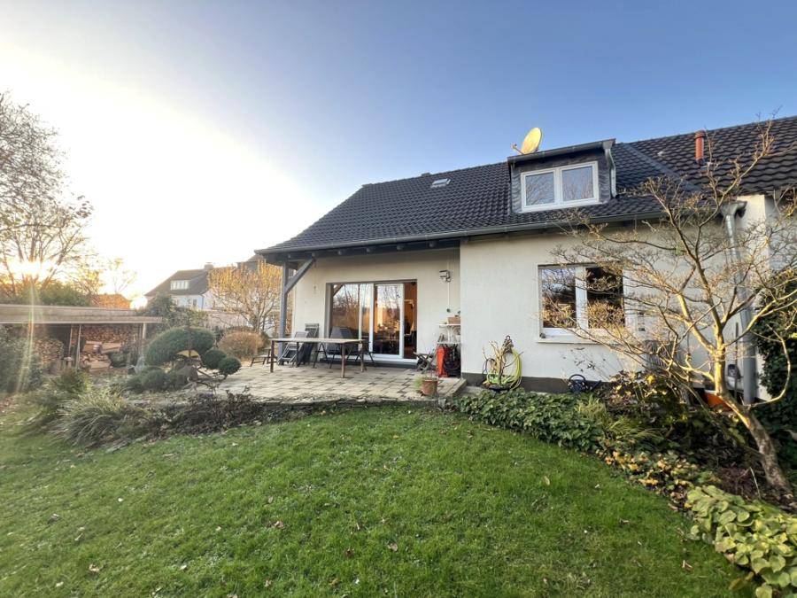 Einziehen und wohlfühlen! DHH mit 137 m² und Garten + Garage! Ruhig und Zentrumsnah in Hattingen, 45525 Hattingen, Doppelhaushälfte
