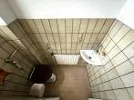 Gäste-WC EG linkes Haus - Sanierungsbedürftige Doppelhaushälfte in Dortmund-Brackel