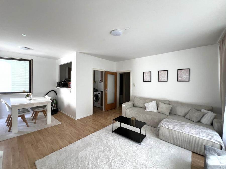 Charmante 2 Zimmer ETW mit Balkon in attraktiver Lage in Düsseldorf-Wersten, 40589 Düsseldorf, Etagenwohnung