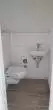 Gäste-WC - Stilvolle 3-Zimmer-Altbauwohnung mit offener Galerie –Tolle Wohnatmosphäre in ruhiger Lage