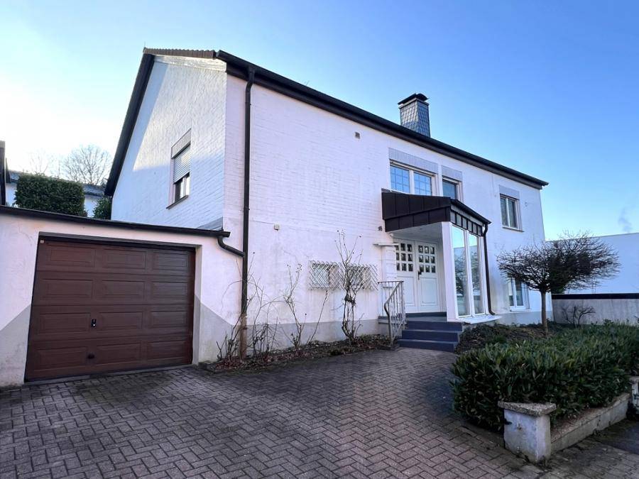 Gepflegt und vermietet! Optimale Kapitalanlage: Mehrfamilienhaus mit 3 Wohnungen in Ennepetal, 58256 Ennepetal, Mehrfamilienhaus